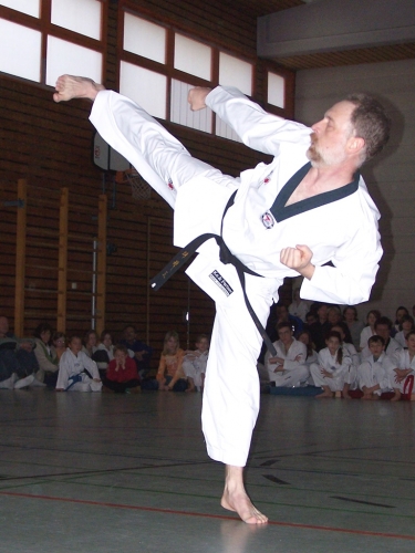 101_0583b Poomse v Franz f 6 DAN